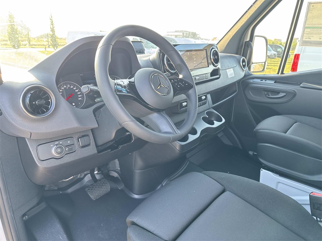 2026 Mercedes Benz Sprinter Crew Van photo 16