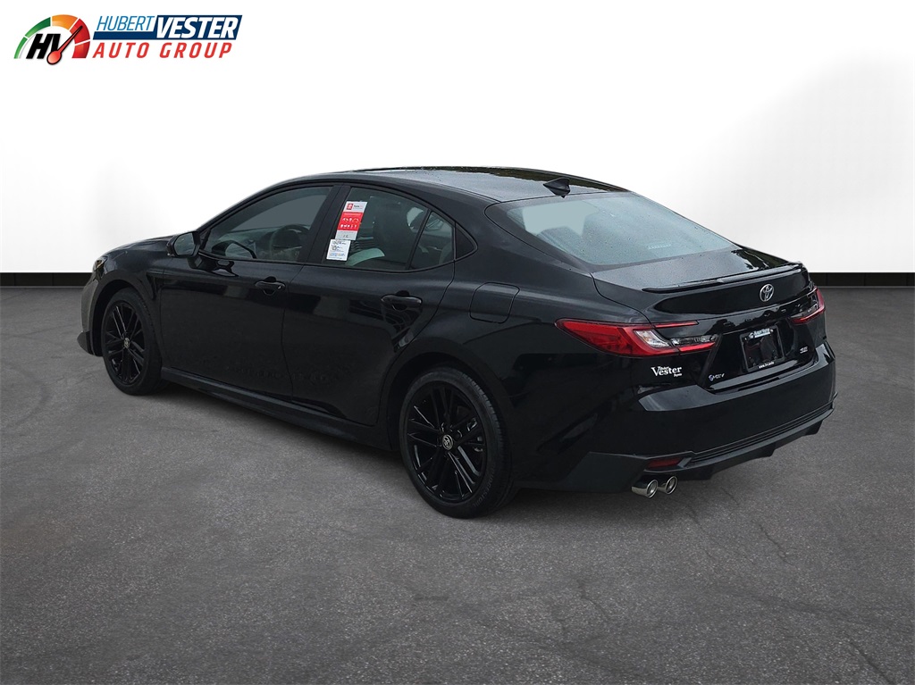 2025 Toyota Camry SE photo 7