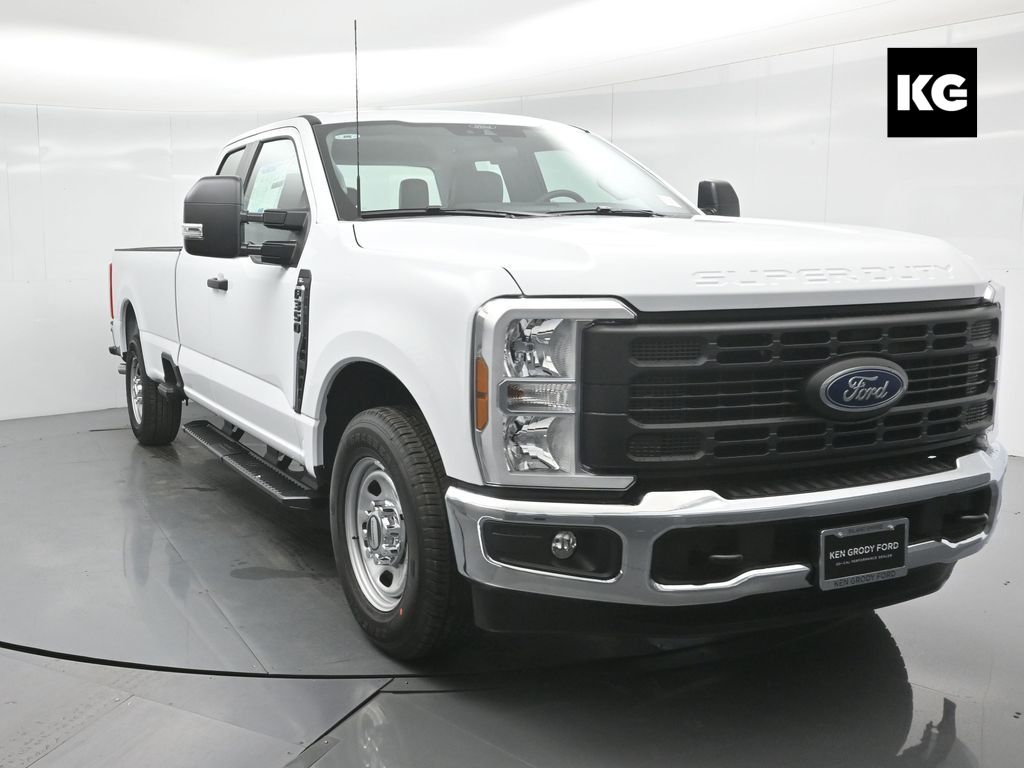 2026 Ford F-350 Super Duty XL's photo