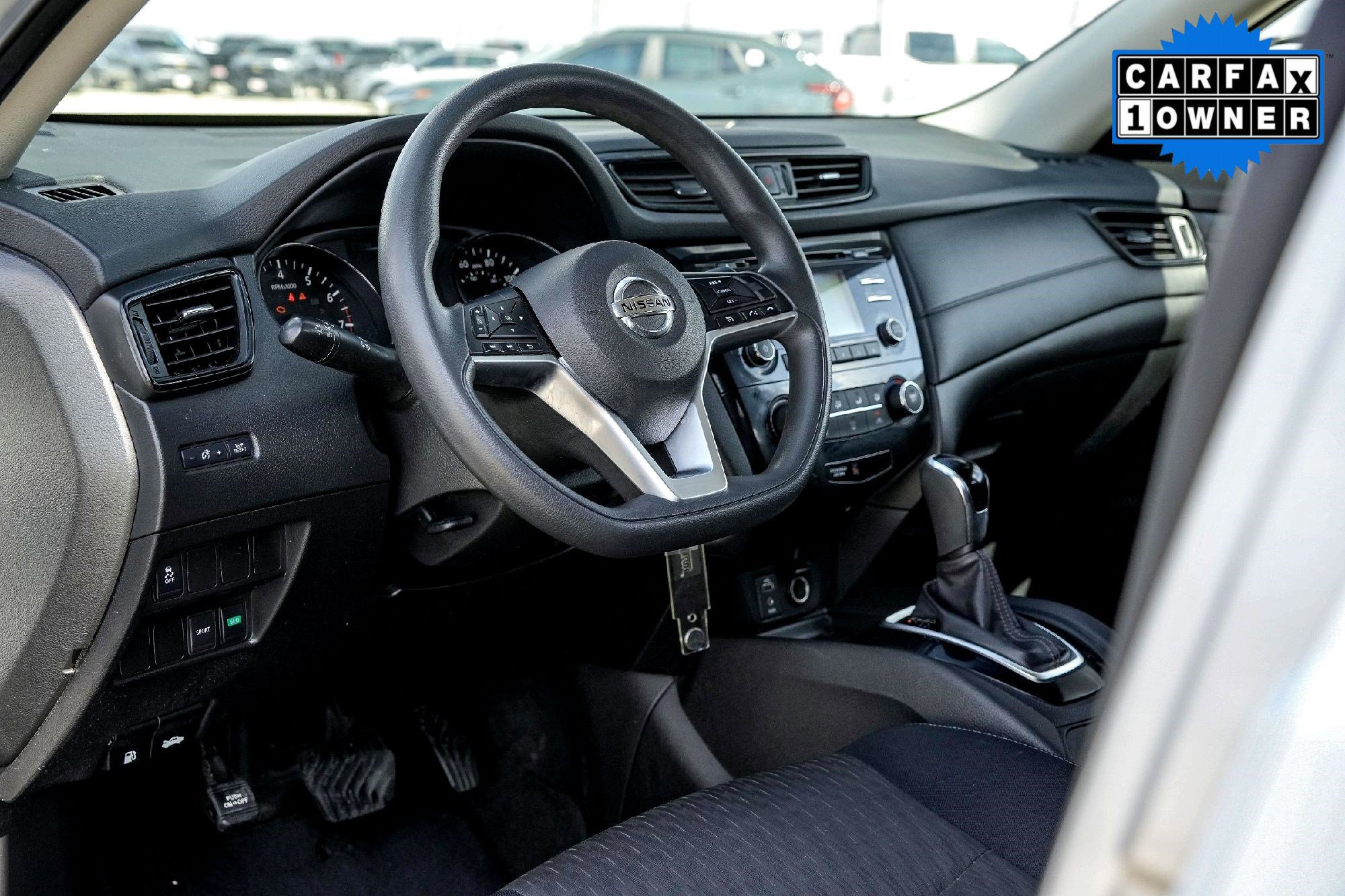 2017 Nissan Rogue S photo 3