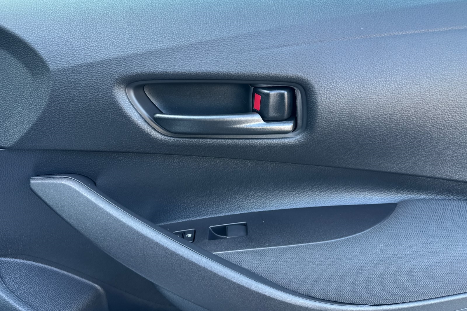 2025 Toyota Corolla LE photo 18
