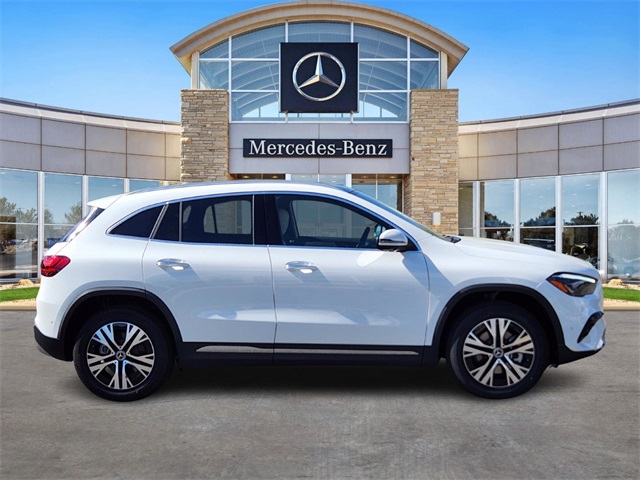 2026 Mercedes Benz GLA 250 4MATIC photo 4