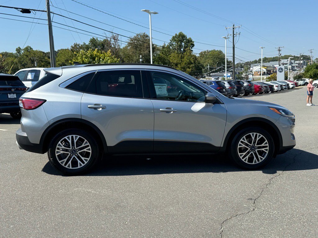 2022 Ford Escape SEL photo 5