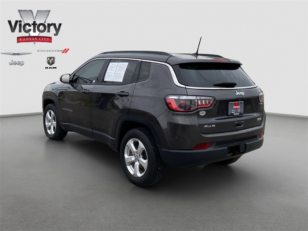 2021 Jeep Compass Latitude photo 2