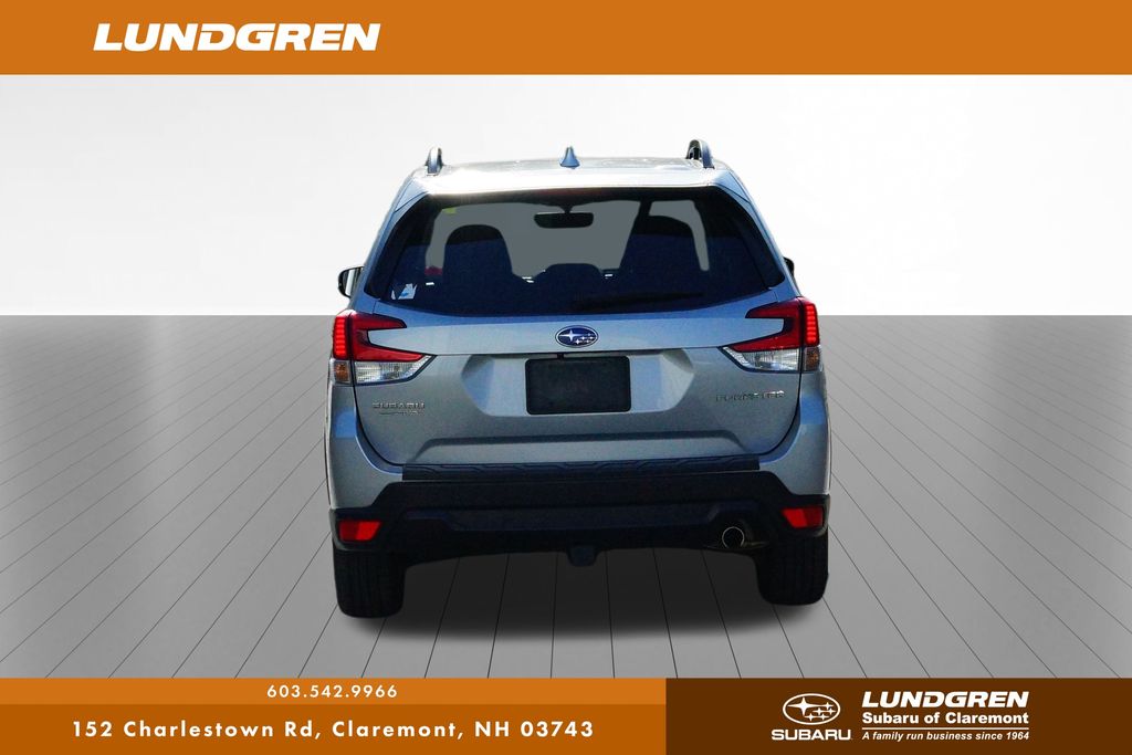 2023 Subaru Forester Limited photo 3