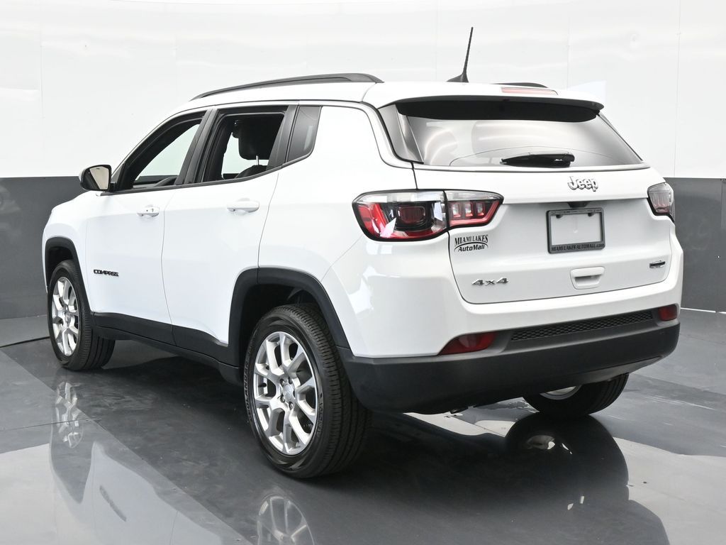 2024 Jeep Compass Latitude Lux photo 4
