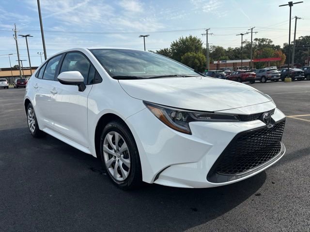 2022 Toyota Corolla LE photo 3