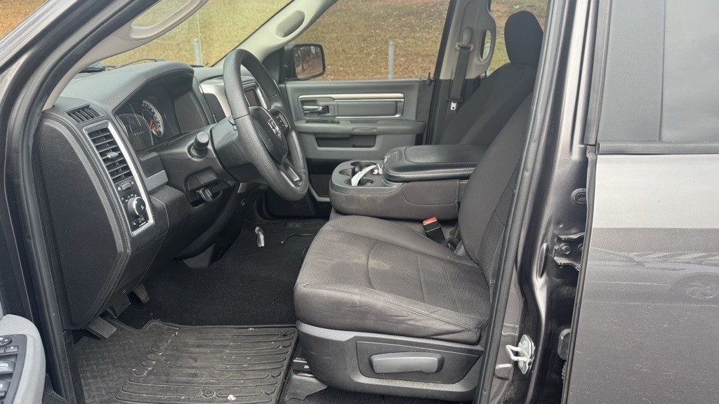 2019 Ram 1500 Classic Warlock photo 4