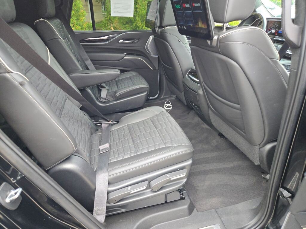 2023 Cadillac Escalade V-Series photo 11