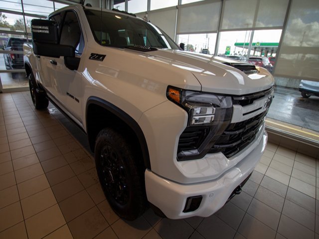 2024 Chevrolet Silverado 2500HD LTZ photo 4