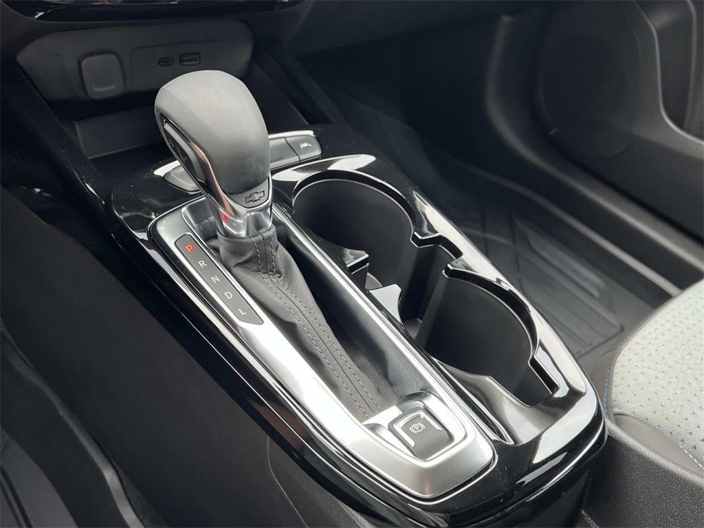 2025 Chevrolet Trax LT photo 14