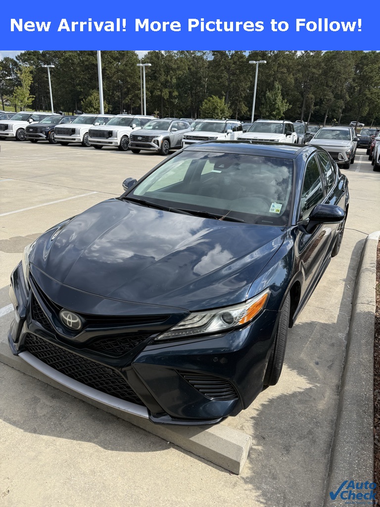 2018 Toyota Camry XSE photo 2