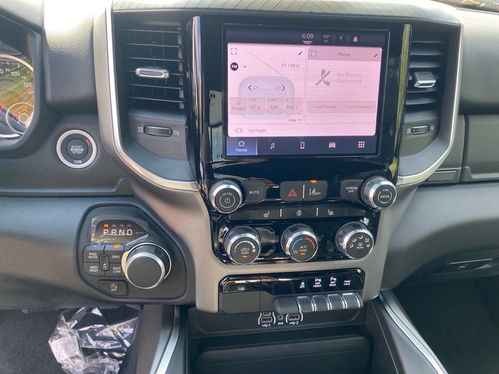 2025 Ram 1500 Big Horn photo 6