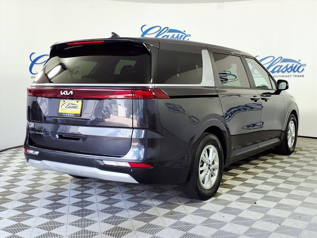 2022 Kia Carnival LX photo 8