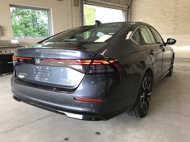 2023 Honda Accord Hybrid Touring photo 3