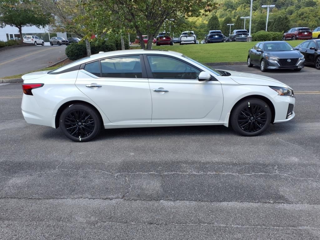2025 Nissan Altima SV Special Edition photo 2