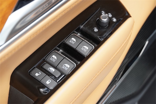 2023 Jeep Grand Wagoneer III photo 19