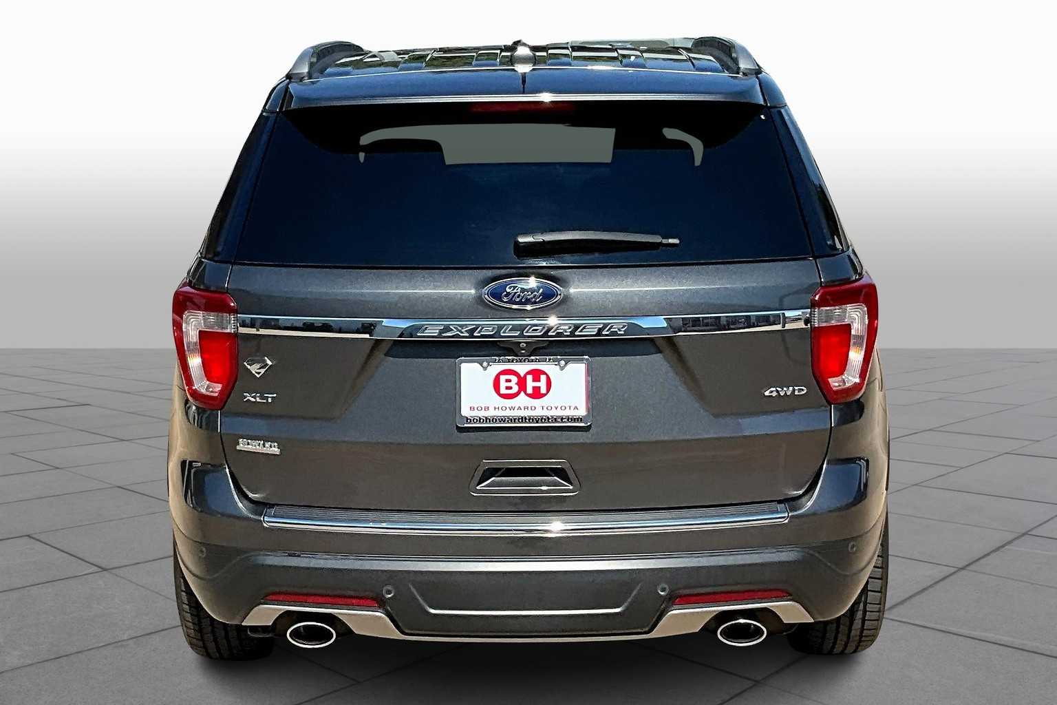 2018 Ford Explorer XLT photo 4