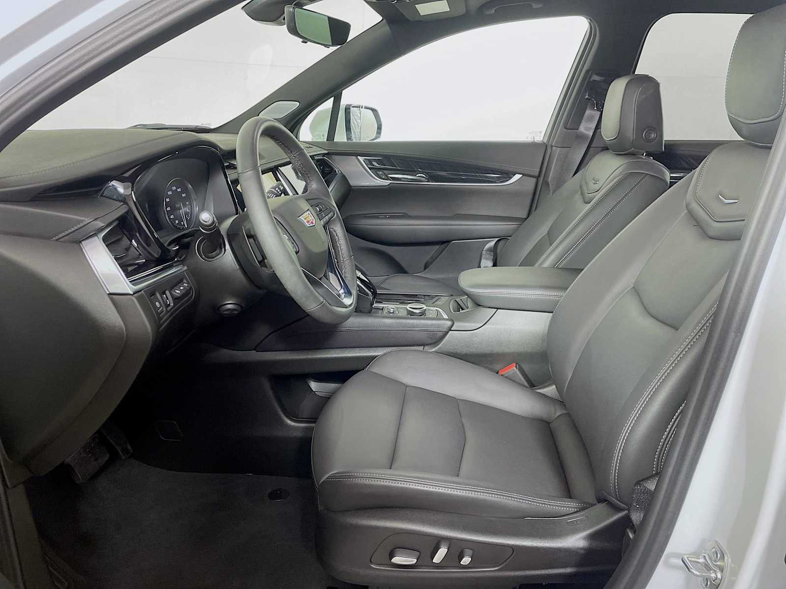 2025 Cadillac XT6 Premium Luxury photo 4