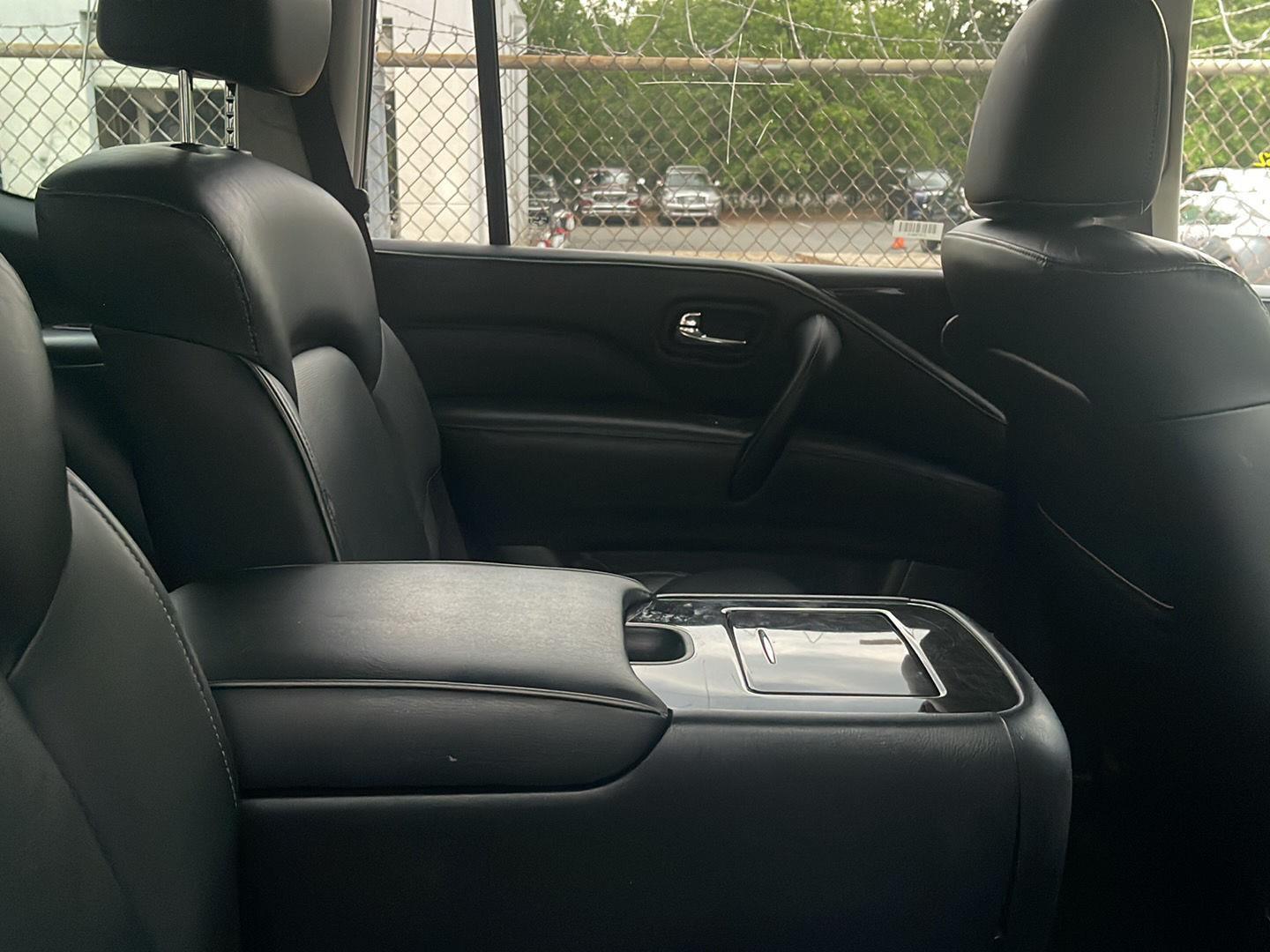 2023 Infiniti QX80 Luxe photo 4