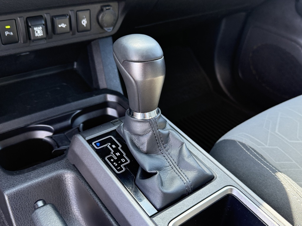 2022 Toyota Tacoma TRD Off-Road photo 23
