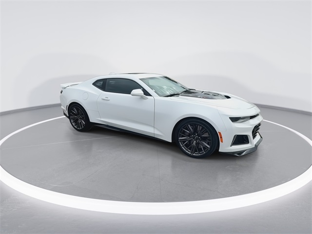 2022 Chevrolet Camaro ZL1 photo 2