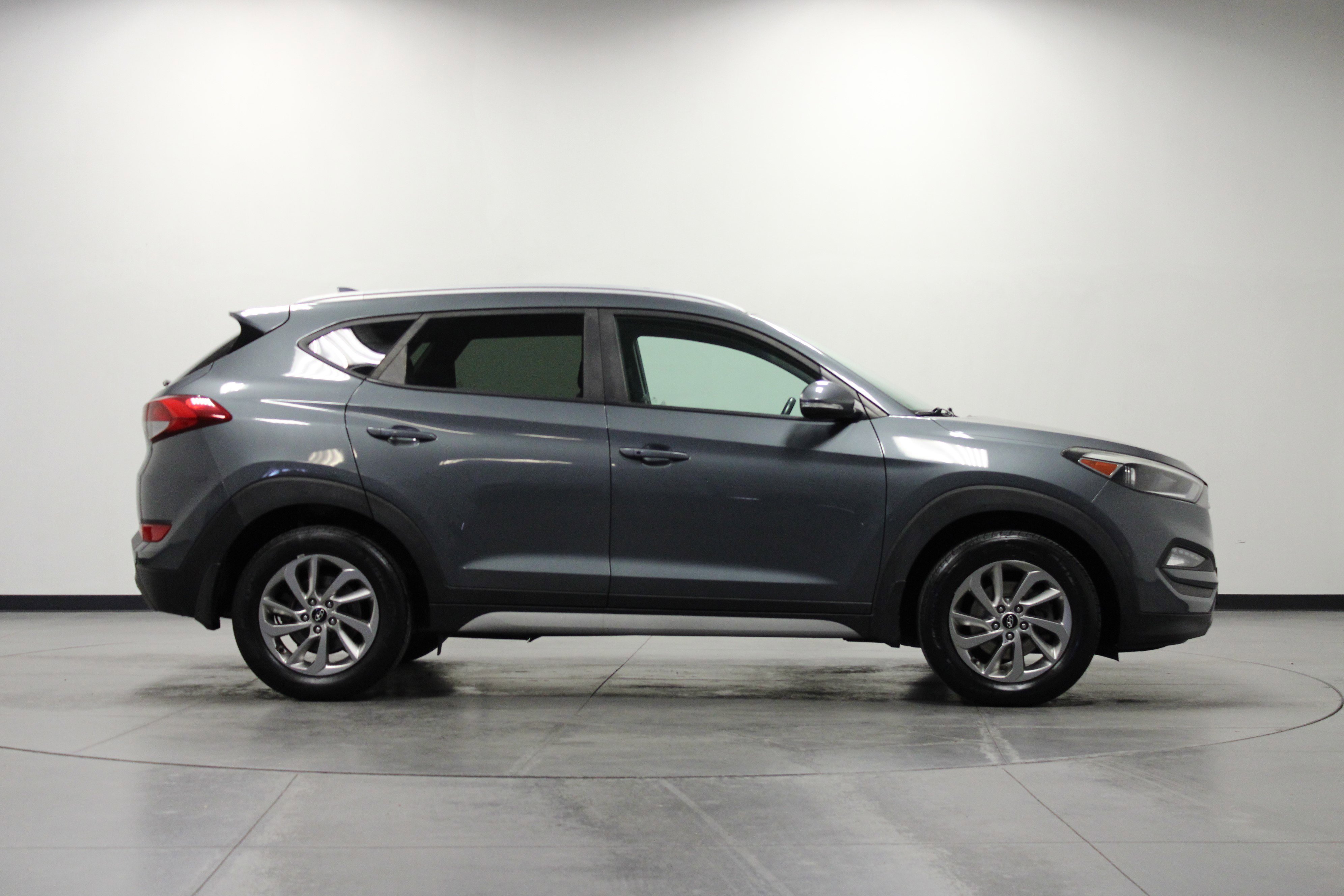 2017 Hyundai Tucson SE Plus photo 2