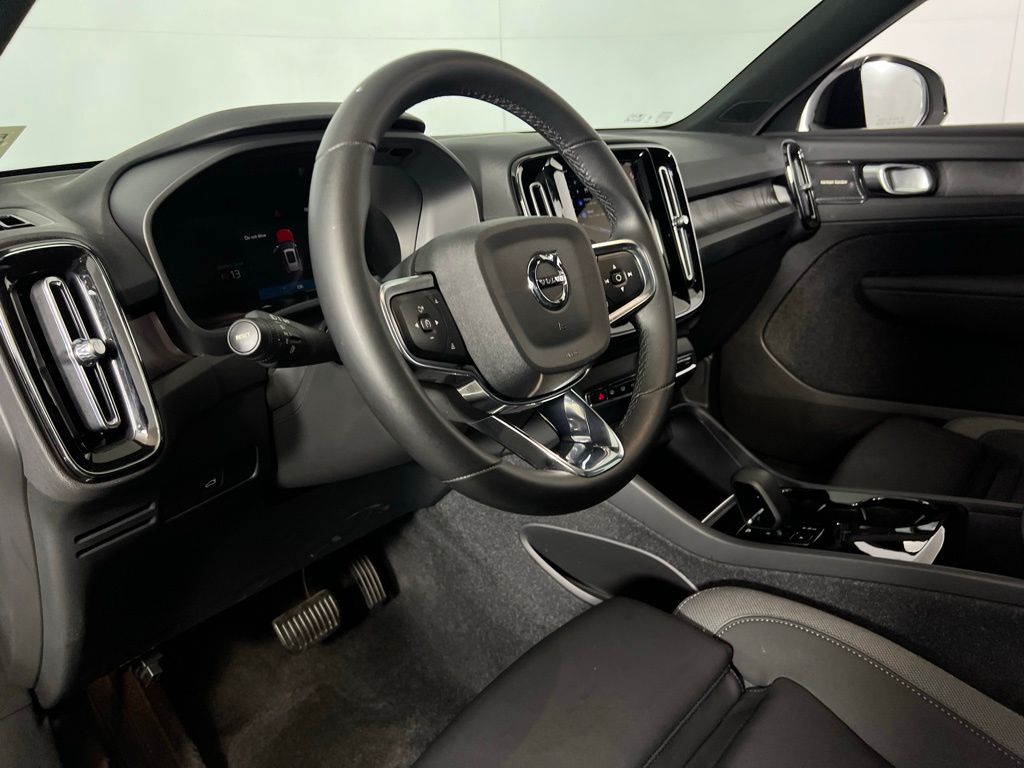 2023 Volvo XC40 Recharge Ultimate photo 19
