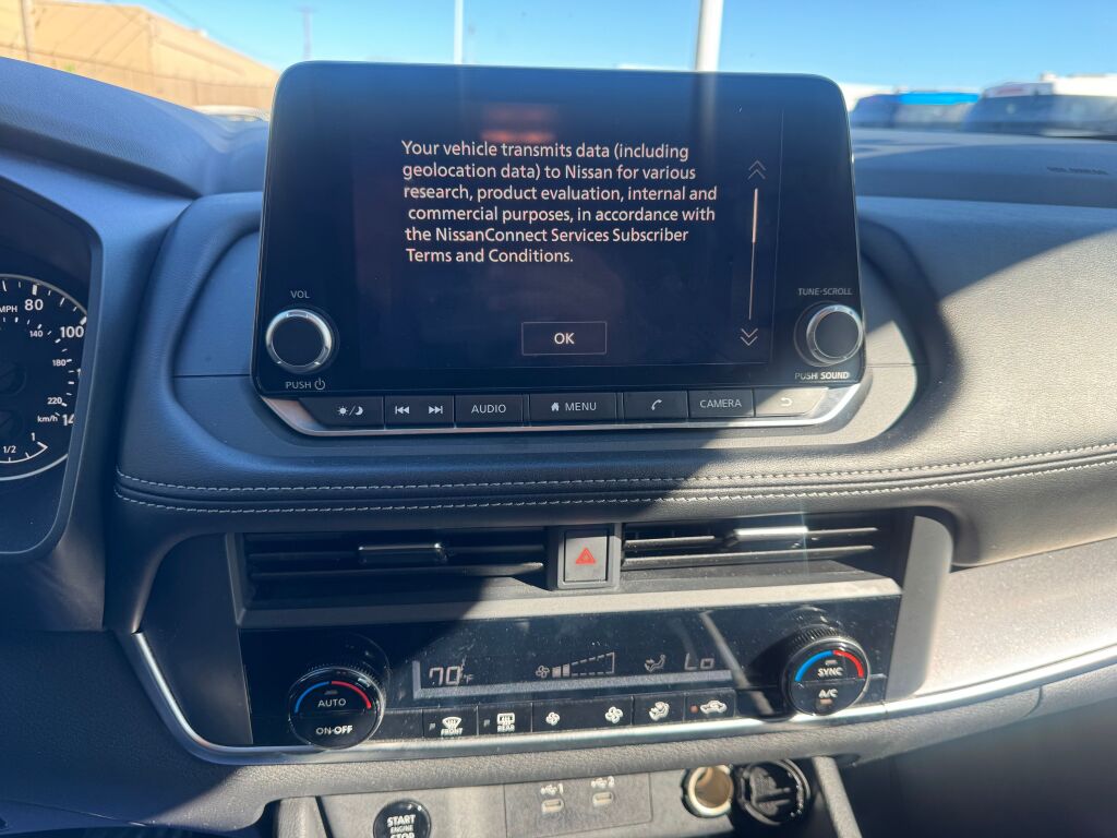 2024 Nissan Rogue SV photo 11