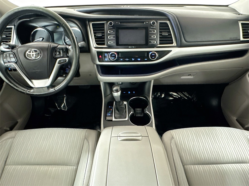 2014 Toyota Highlander LE Plus photo 15