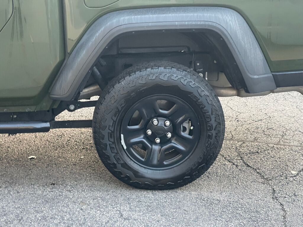 2023 Jeep Gladiator Sport photo 23