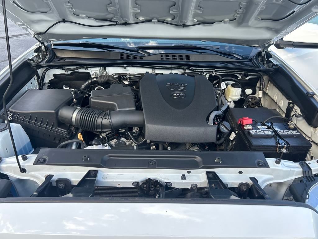 2022 Toyota Tacoma SR5 photo 21