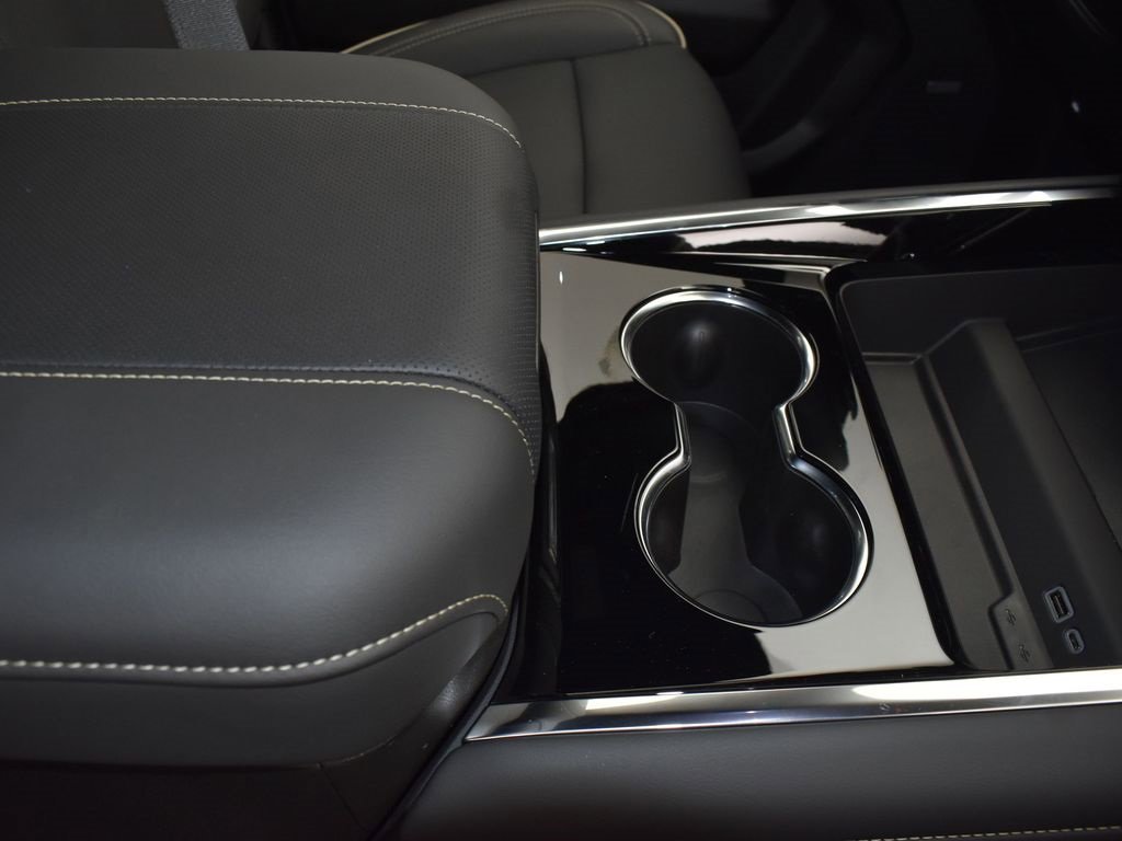 2025 Chevrolet Tahoe Premier photo 27