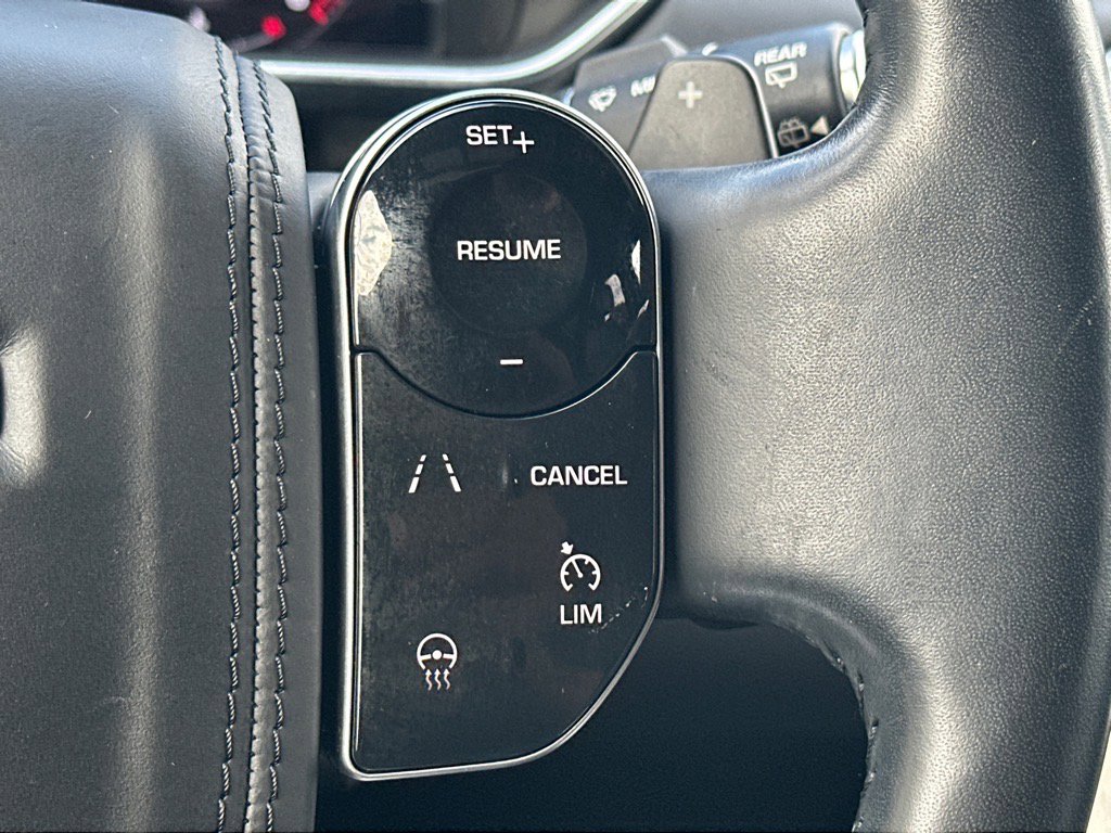 2020 Land Rover Range Rover HSE photo 23