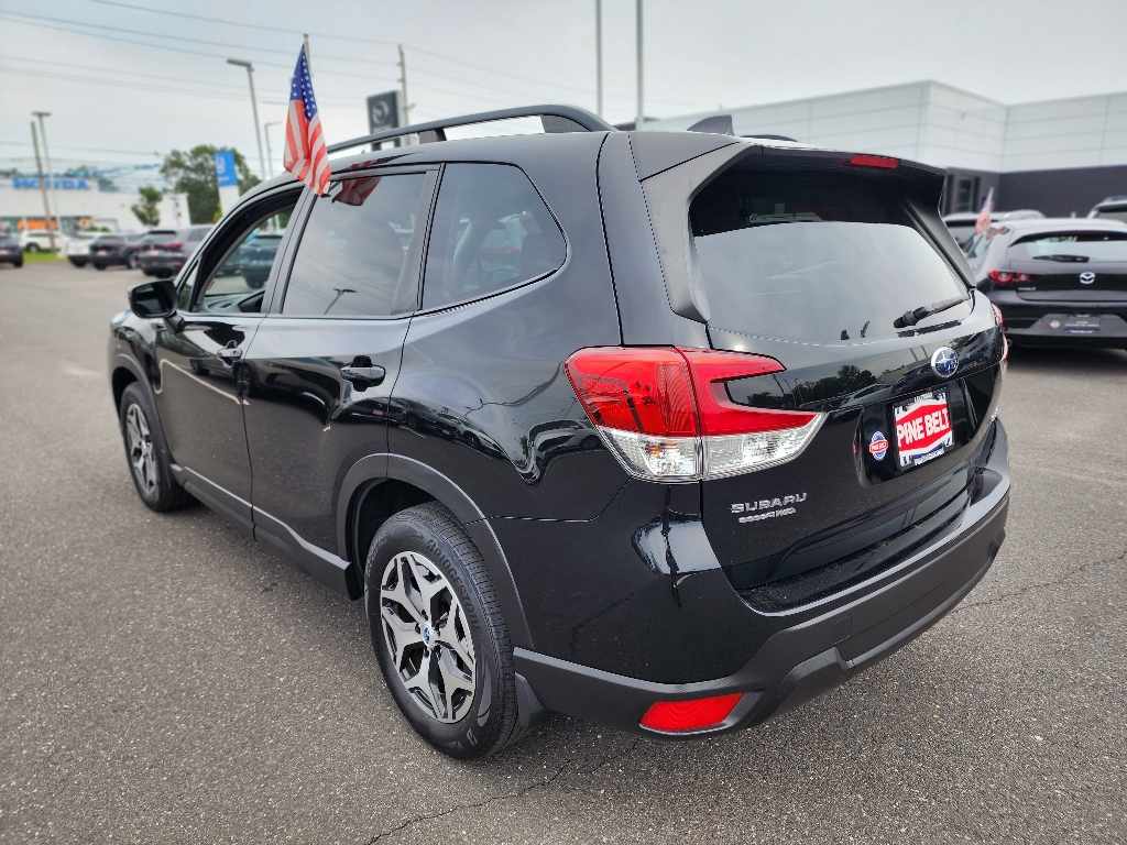 2019 Subaru Forester Premium photo 16