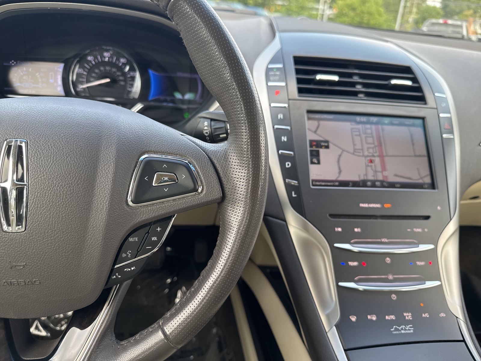 2013 Lincoln MKZ Hybrid photo 22