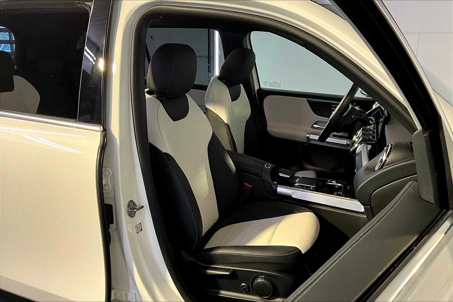 2022 Mercedes Benz GLB 250 4MATIC photo 7