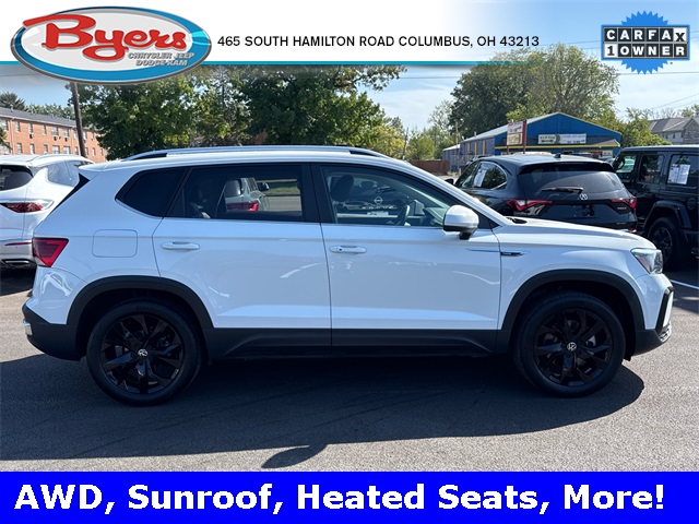 2023 Volkswagen Taos SE photo 2