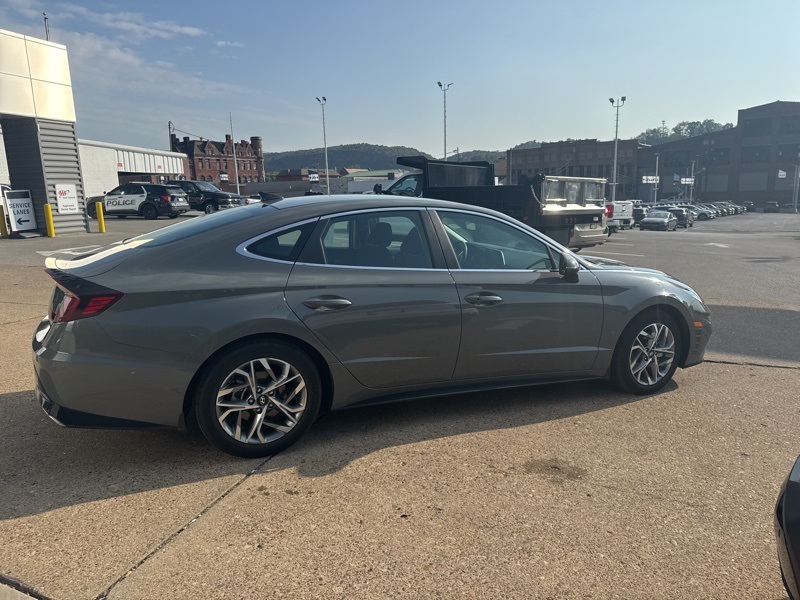 2022 Hyundai Sonata SEL photo 6