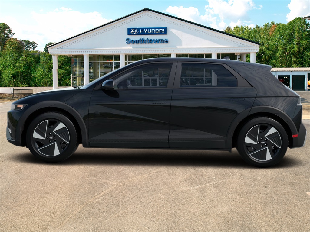 2025 Hyundai Ioniq 5 SE photo 3