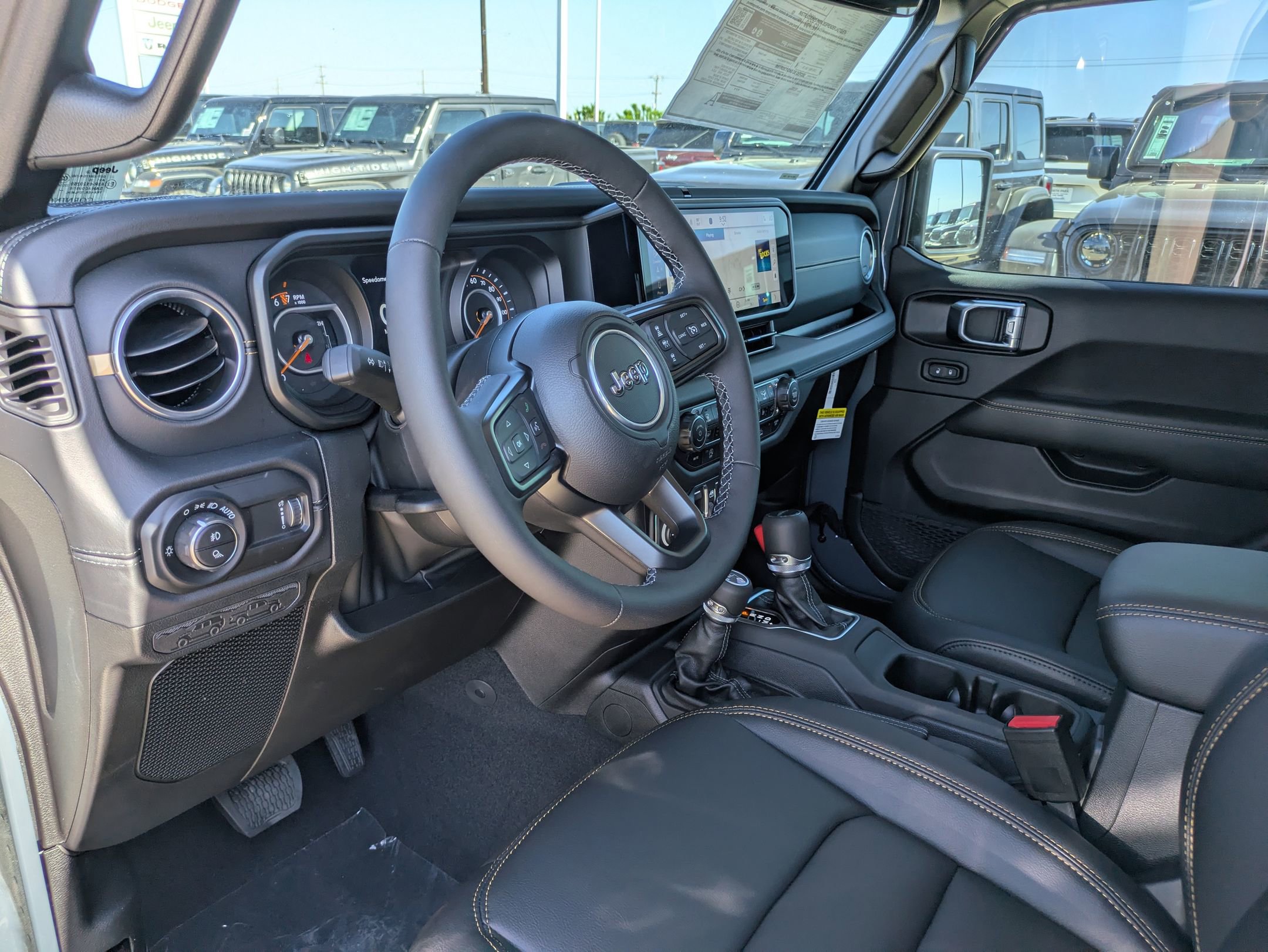 2025 Jeep Gladiator Sport photo 9