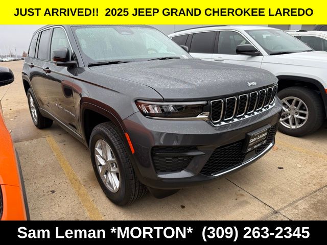 2025 Jeep Grand Cherokee Laredo's photo