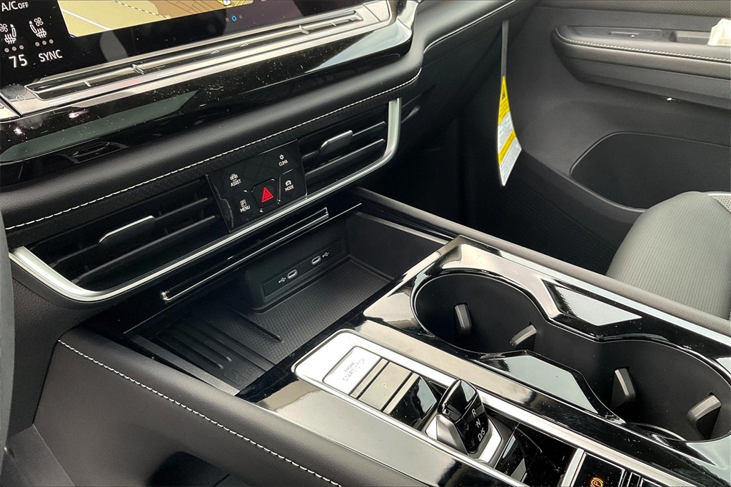 2025 Volkswagen Atlas SEL Premium R-Line photo 12