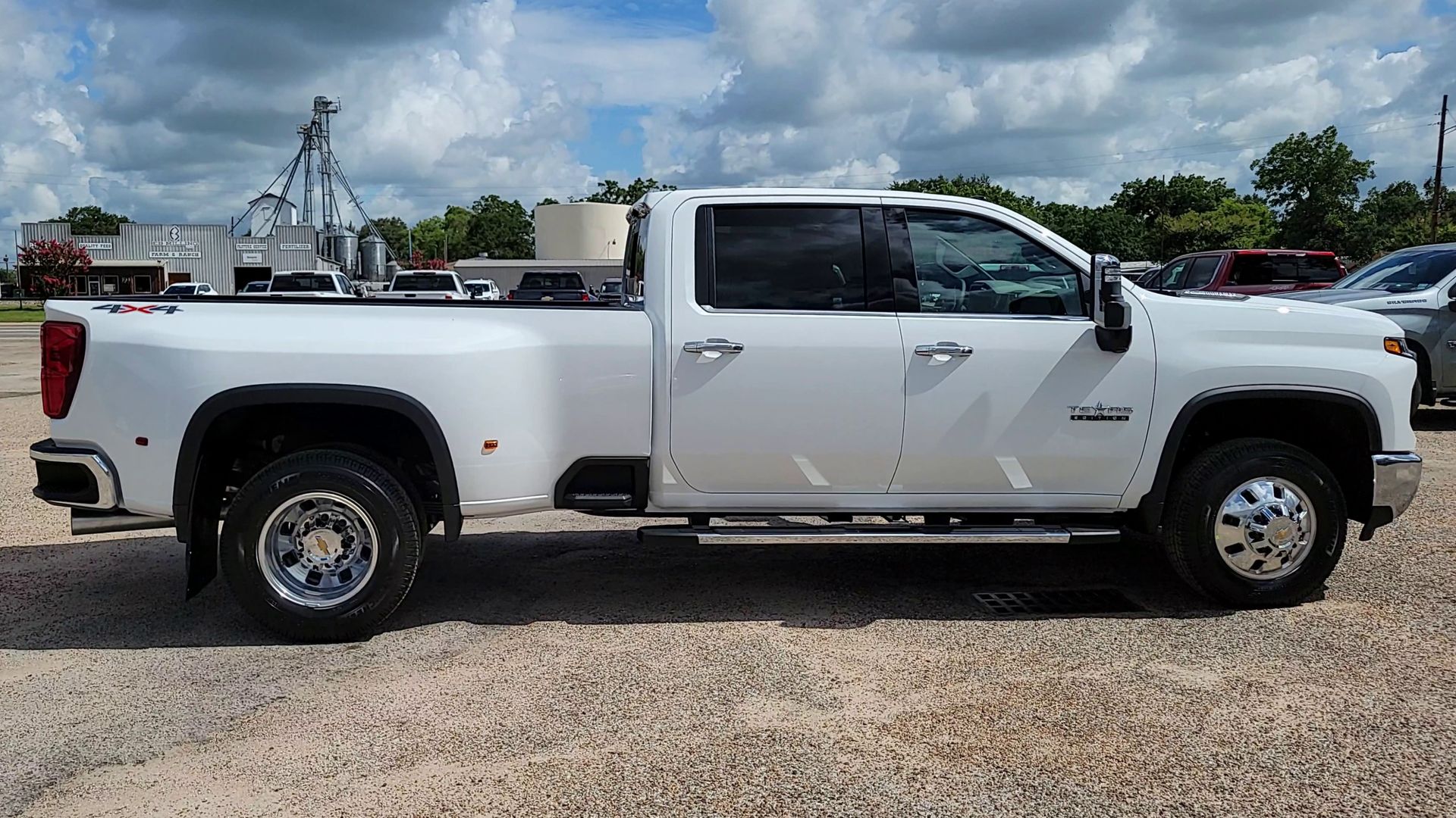 2025 Chevrolet Silverado 3500HD LTZ photo 32