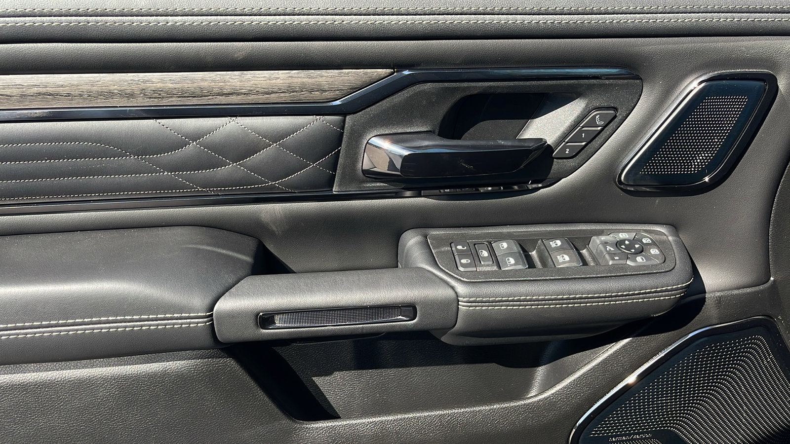 2025 Ram 1500 Limited photo 22