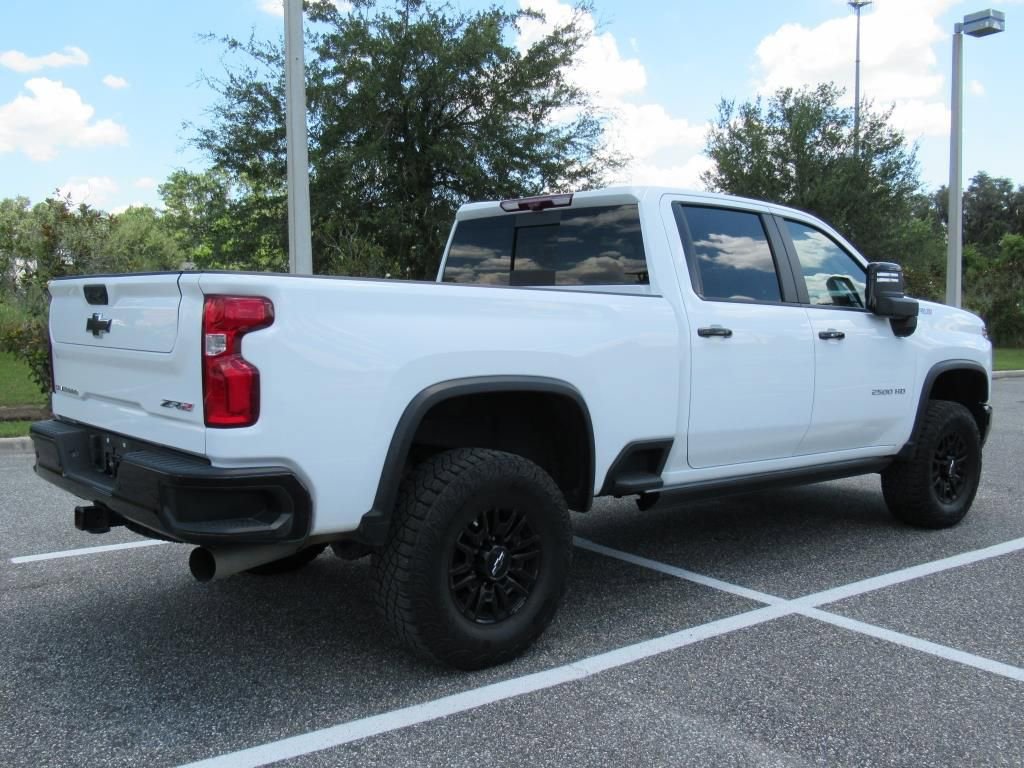 2024 Chevrolet Silverado 2500HD ZR2 photo 4
