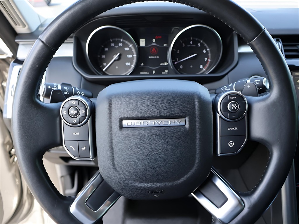 2017 Land Rover Discovery First Edition photo 32