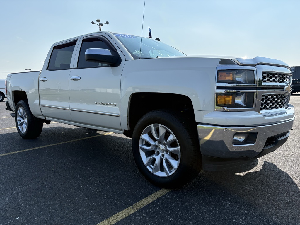 2014 Chevrolet Silverado 1500 LT photo 3