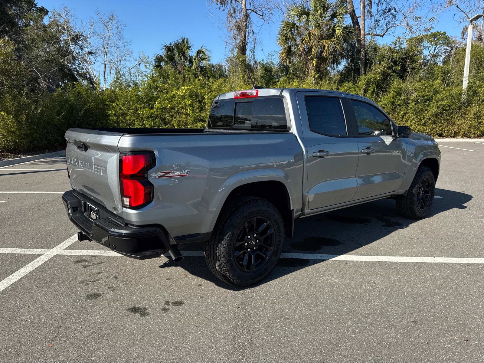 2025 Chevrolet Colorado Z71 photo 3