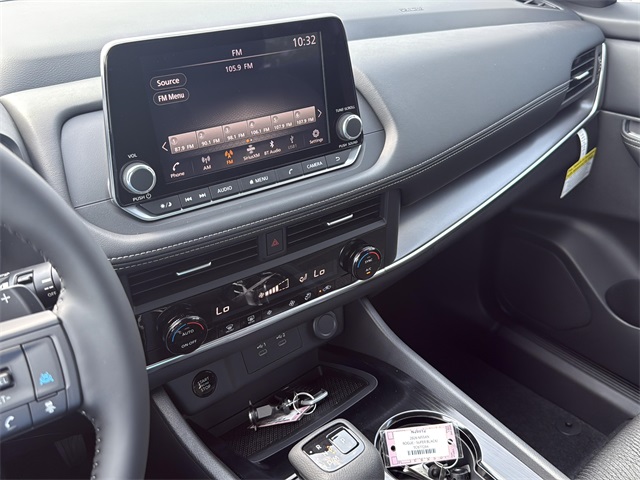 2026 Nissan Rogue SV photo 13